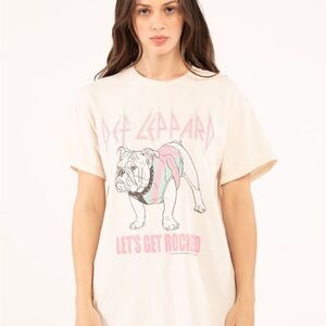 Vinyl icons Def Leppard let’s get rocked tee
